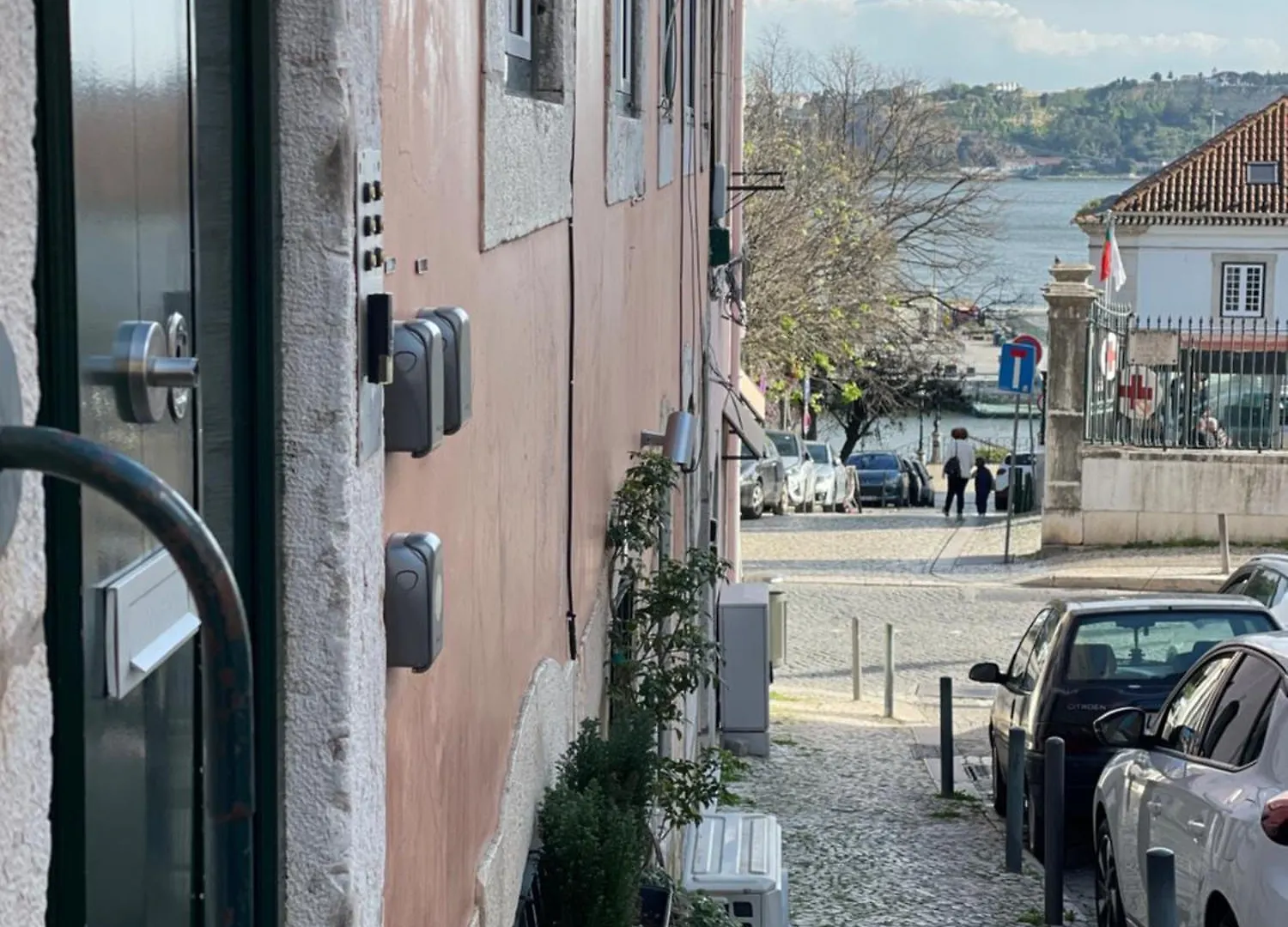 Lisbon'S Gem: Moorish Arch Studio Near River Acces Lisboa